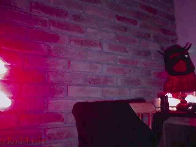 FEMDOMKiraRodshtein webcam