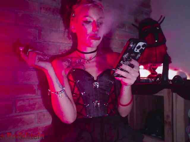 FEMDOMKiraRodshtein webcam