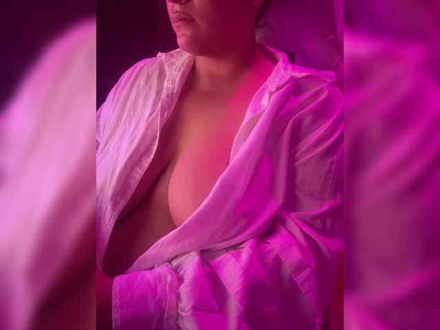 sakurabloom live cam on BongaCams