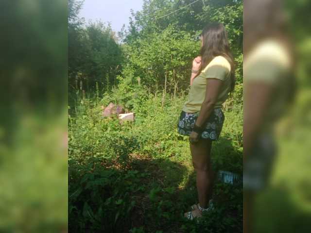 Lakomka099 live cam on BongaCams