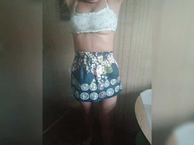 Lakomka099 live cam on BongaCams