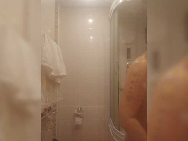 Lakomka099 live cam on BongaCams