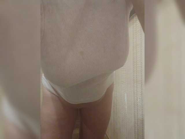Lakomka099 live cam on BongaCams