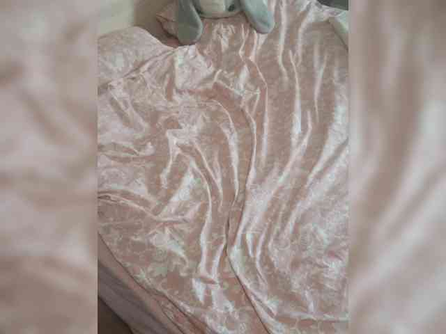 Lakomka099 webcam