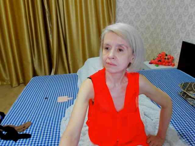 Modella: aminalive