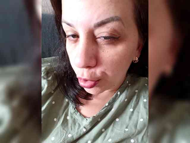 Vrednulya's cam show statistics and live stream