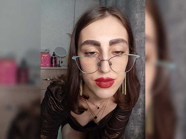 kiska-kira live cam on BongaCams