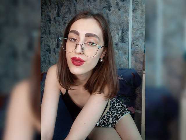 kiska-kira live cam on BongaCams