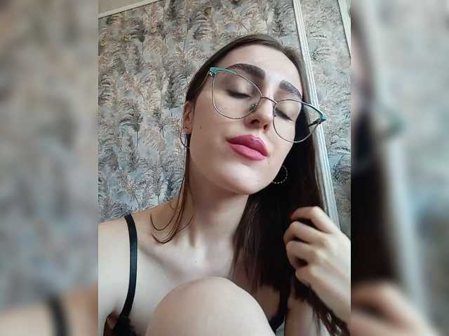 kiska-kira live cam on BongaCams