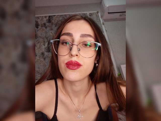 kiska-kira live cam on BongaCams