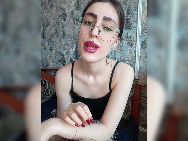 kiska-kira's BongaCams show and profile