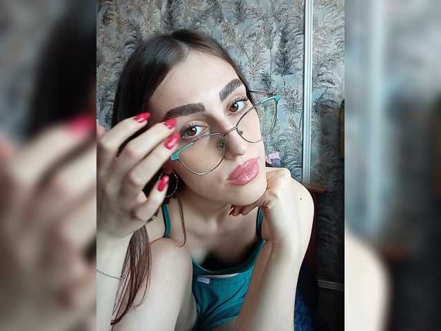 kiska-kira live cam on BongaCams
