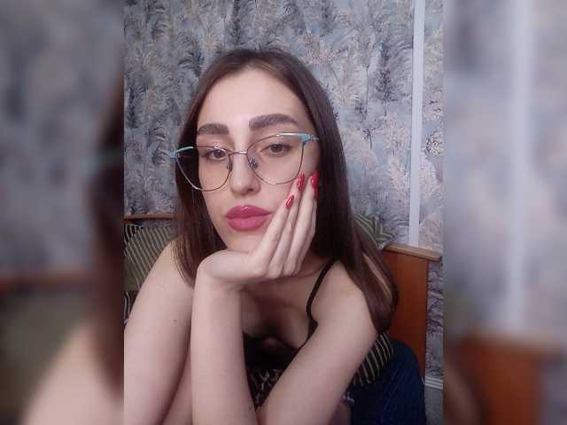 kiska-kira live cam on BongaCams