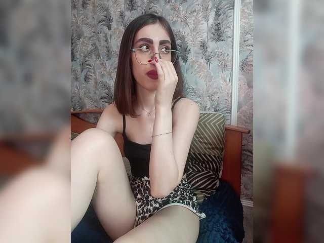 kiska-kira live cam on BongaCams