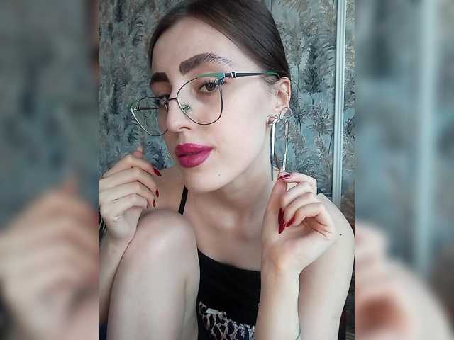 kiska-kira's BongaCams show and profile