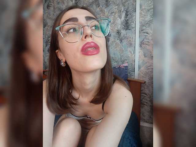 kiska-kira live webcam show