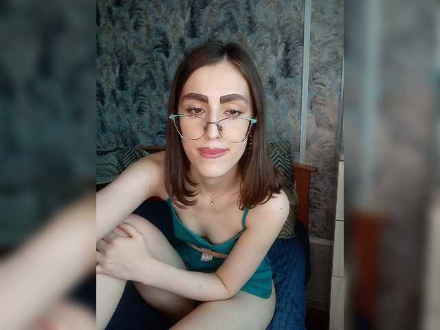 kiska-kira live cam on BongaCams