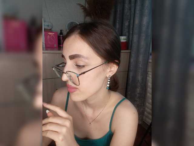 kiska-kira live cam on BongaCams