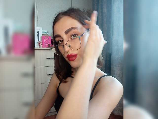 kiska-kira live cam on BongaCams