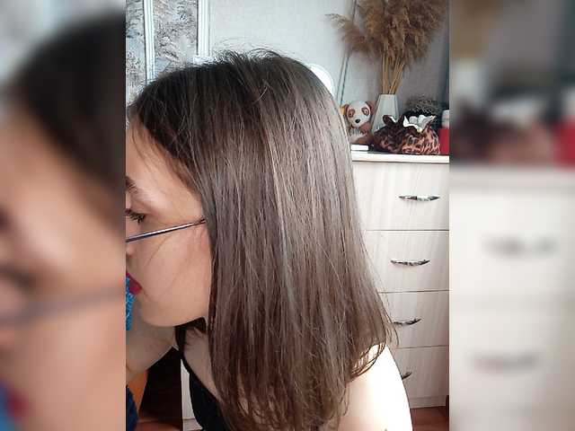 kiska-kira live cam on BongaCams