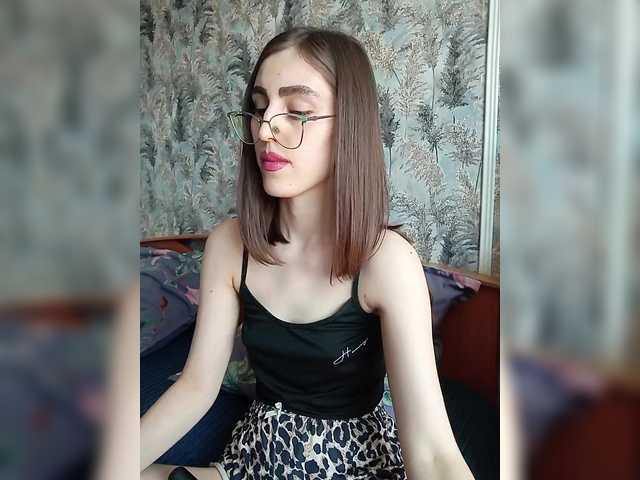 kiska-kira live cam on BongaCams