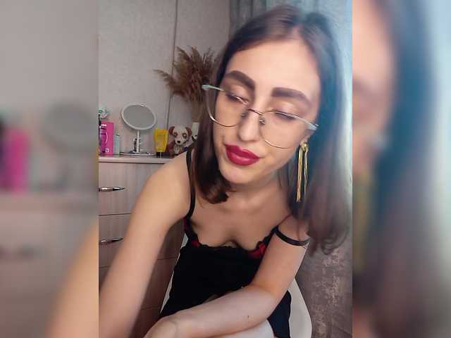 kiska-kira live cam on BongaCams