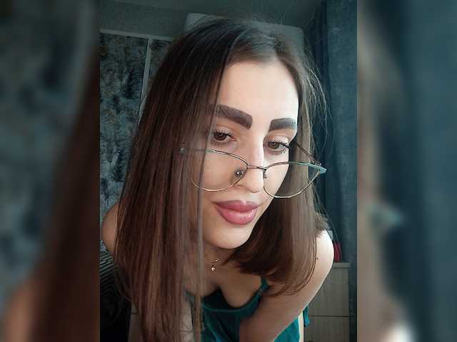 kiska-kira live cam on BongaCams