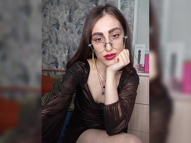 kiska-kira live cam on BongaCams
