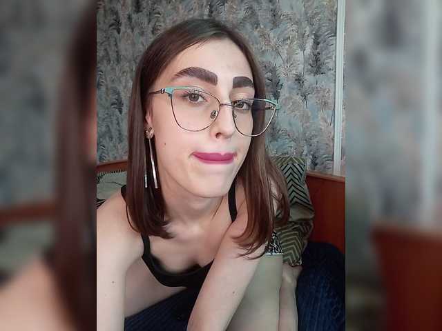 kiska-kira live cam on BongaCams