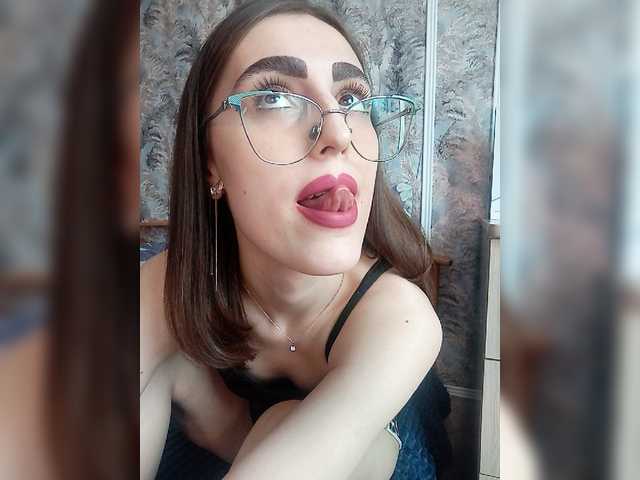 kiska-kira live cam on BongaCams