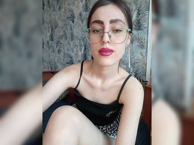 kiska-kira's BongaCams show and profile