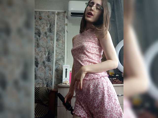 kiska-kira live cam on BongaCams