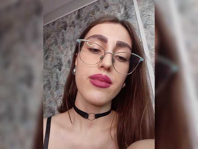 kiska-kira live cam on BongaCams