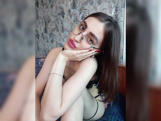 kiska-kira live cam on BongaCams