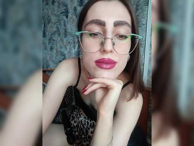 kiska-kira's BongaCams show and profile