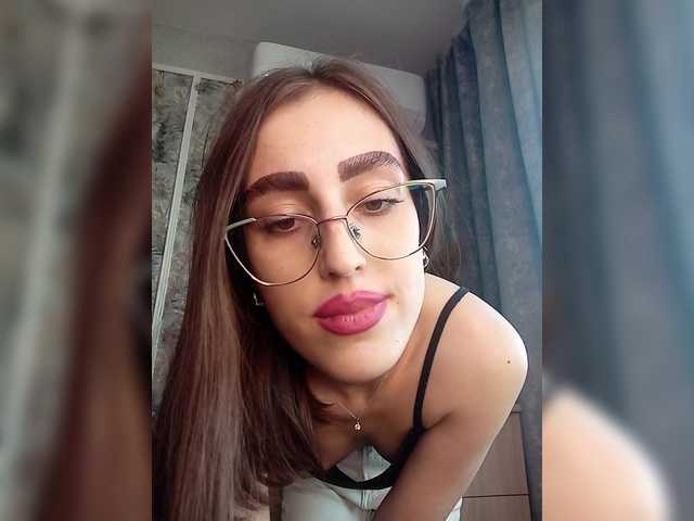 kiska-kira live cam on BongaCams