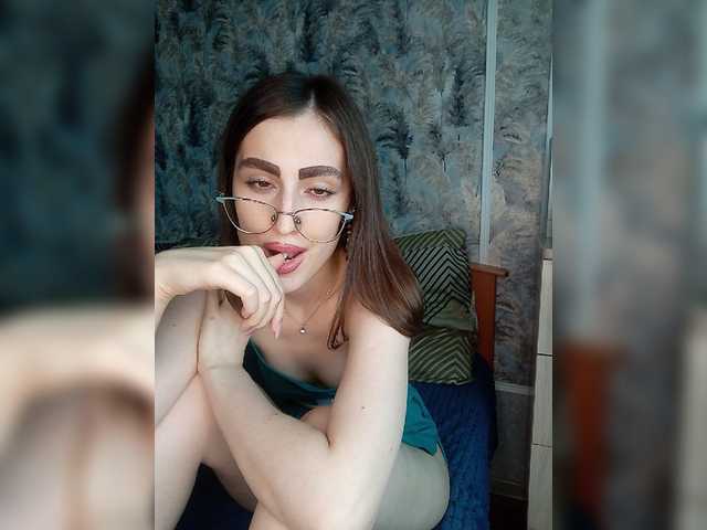 kiska-kira live cam on BongaCams