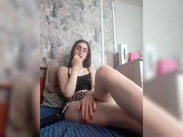 kiska-kira live cam on BongaCams