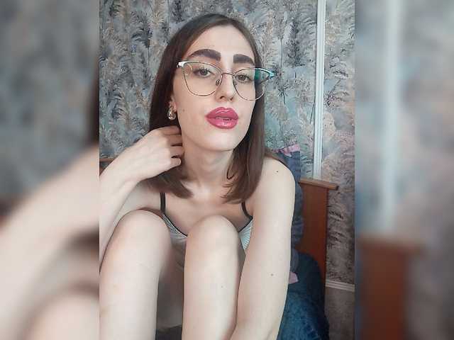 kiska-kira live cam on BongaCams