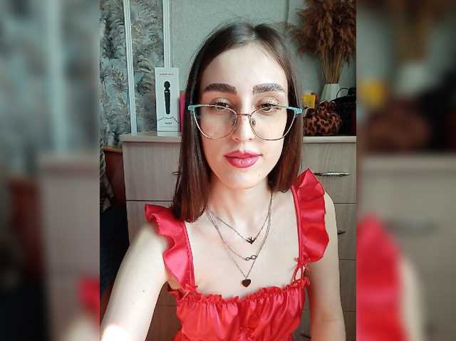 kiska-kira live cam on BongaCams