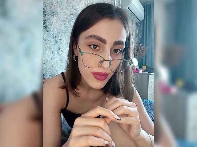 kiska-kira's BongaCams show and profile