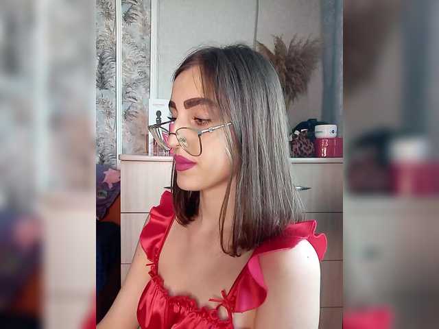 kiska-kira live cam on BongaCams