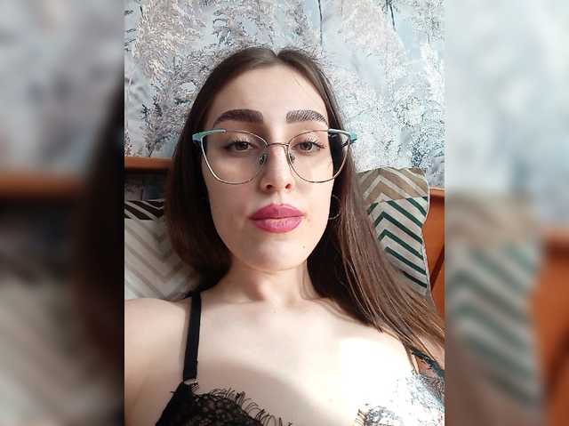 kiska-kira live cam on BongaCams