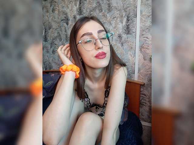 kiska-kira live cam on BongaCams