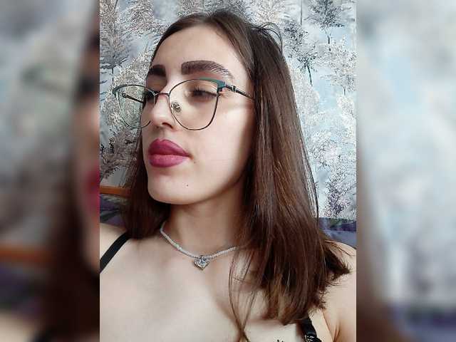 kiska-kira live cam on BongaCams