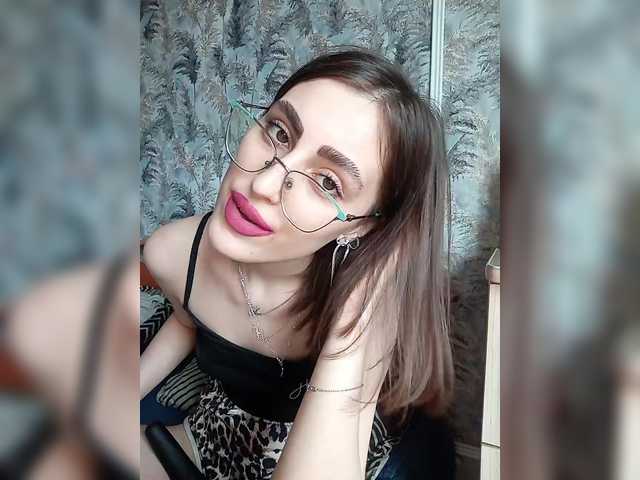 kiska-kira's BongaCams show and profile