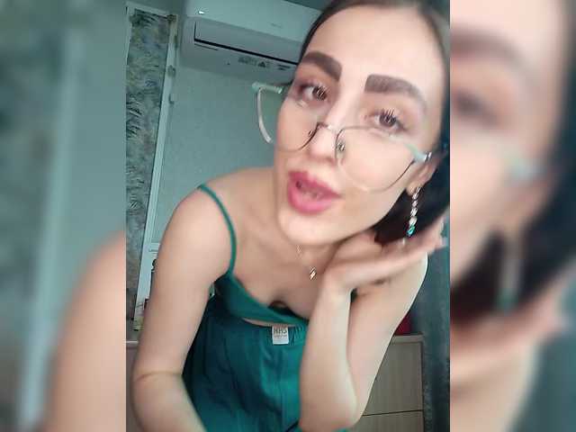 kiska-kira live cam on BongaCams