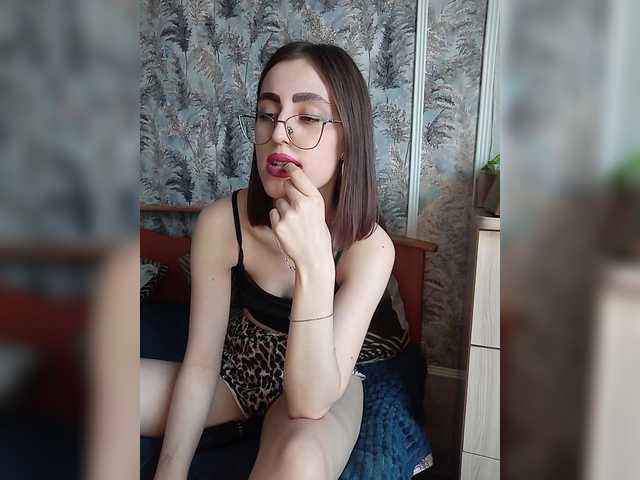 kiska-kira's BongaCams show and profile