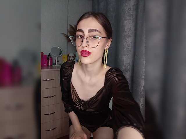 kiska-kira live cam on BongaCams