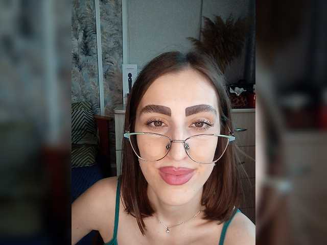 kiska-kira live cam on BongaCams